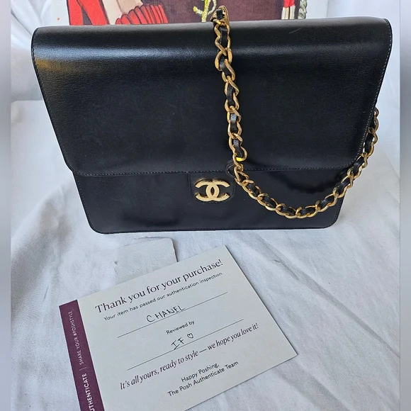 EUC vintage Chanel gold chain purse - Picture 14 of 17